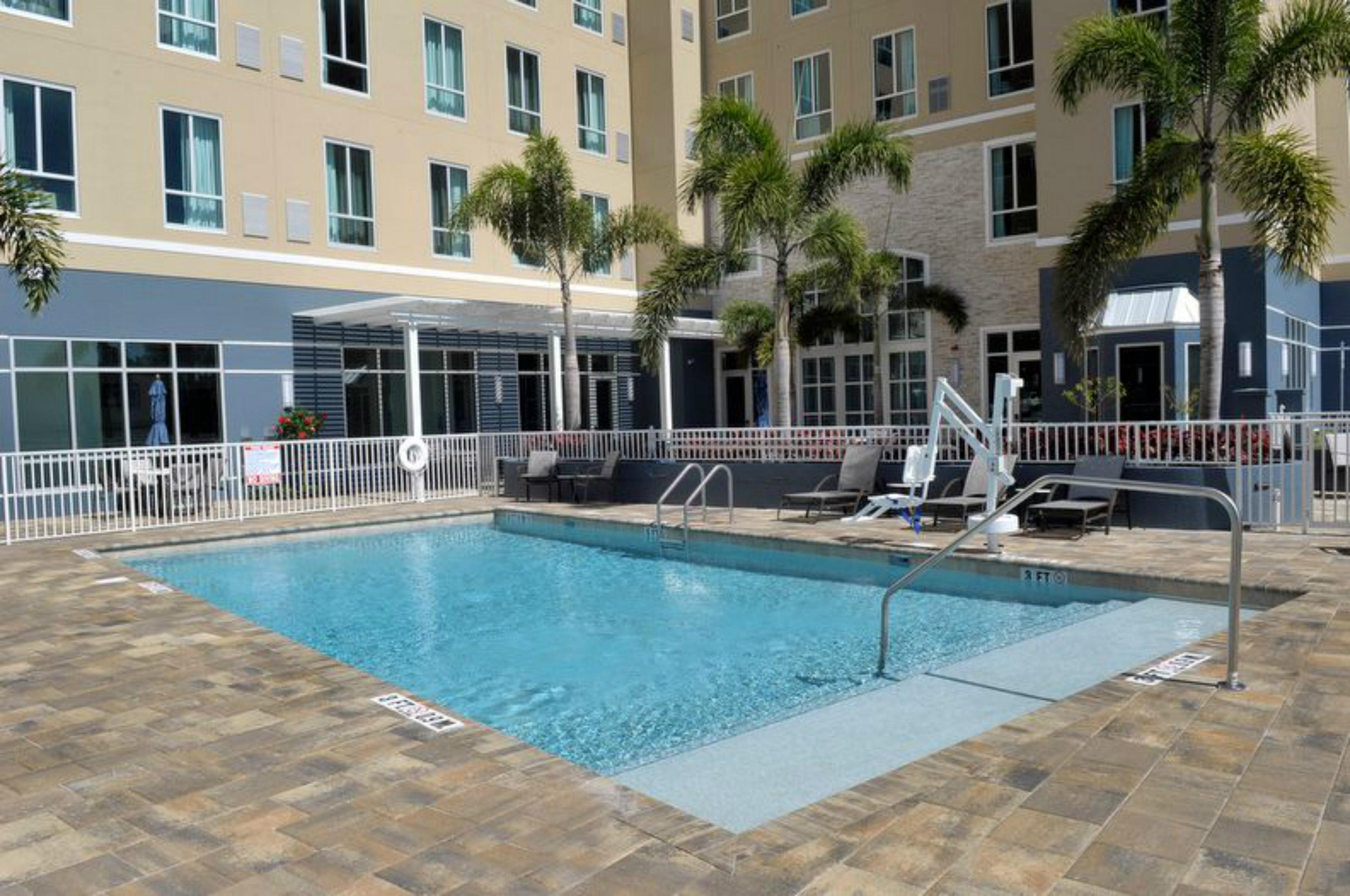 Staybridge Suites St. Petersburg Fl By Ihg Exterior foto